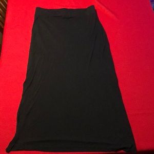Long jersey knit black skirt